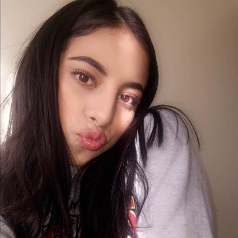 Meet your Posher, Karina